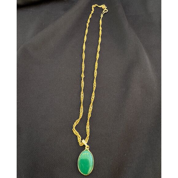 Vintage Japan Antiqued Goldtone Green Necklace - Picture 3 of 4